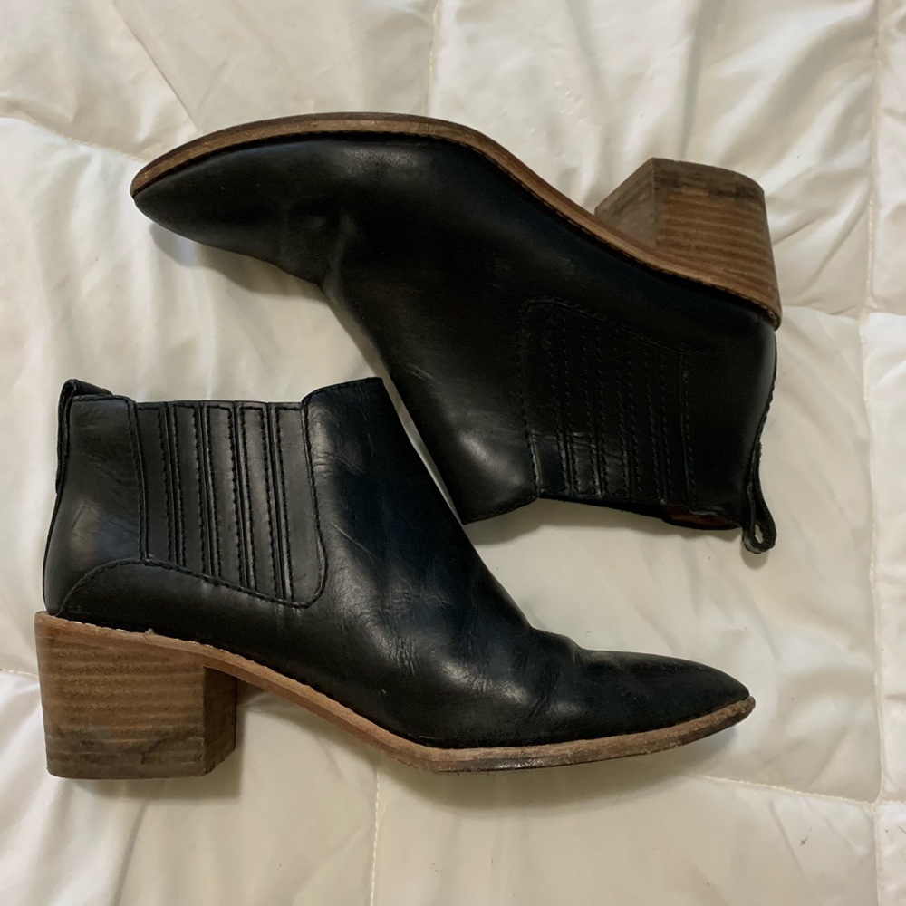 Madewell leather ankle bootie